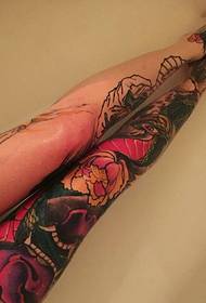 zdjęcia tatuaży dla dziewcząt z podwójnymi kwiatowymi nogami sprawiają, że jesteś piękniejsza