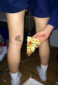 tatuazh i personalizuar në këmbë
