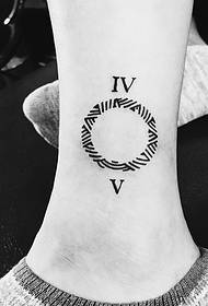 Ang 皙 白 的 腿 腿 ay may natatanging larawan sa tattoo