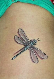 gambe di ragazze solo un bellissimo modello di tatuaggio