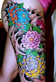 tattoo agba agba chrysanthemum na-arụ ọrụ