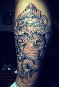 viç jashtë fotove të tatuazheve të zotit elefant mjaft tërheqëse, 38703 @ fotografi tatuazhesh me hark 3D në kofshë
