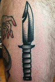 Modello tatuaggio coscia coltello da frutta