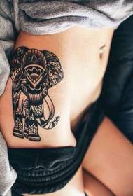 Gražus ir gražus dramblio tatuiruotės modelis ant kojų