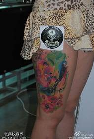 Tinta obojena ljepotom tetovaža uzorak