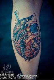 Padrão de tatuagem de tatuagem de tubarão clássico