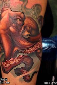 Zastrašujući uzorak tetovaže hobotnice