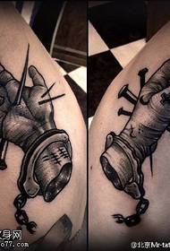 Modello di tatuaggio a mano criminale