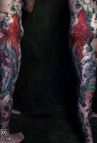Tintes stila lielais astoņkāju tetovējums