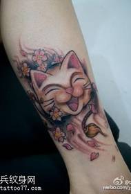 Karikatūras laimīgā kaķa tetovējuma modelis