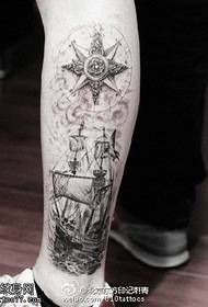 Realistico modello di tatuaggio classico a vela