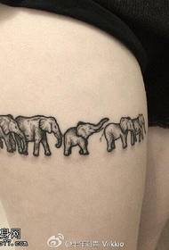 Modello di tatuaggio elefante coscia gruppo