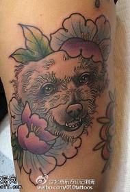 Blommige harige hond \\ u200b \\ u200btattoo patroon