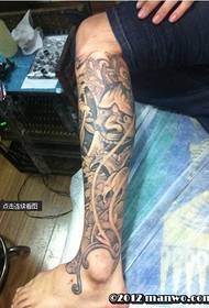 Modello di tatuaggio di personalità con gamba giapponese