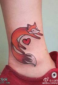 Modello di tatuaggio volpe glamour moda