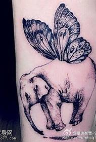 Modello tatuaggio elefante dalle ali lunghe
