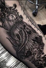 Classic Tang umbrella 僧 tattoo pattern on the legs