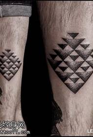 Геометријски узорак тетоваже за таличне тачке