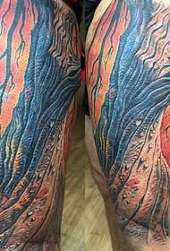 Modèle de tatouage arbre vieux cuisse