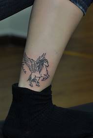 Gepersonaliseerde beenmode, mooi Pegasus-tatoeëringspatroon