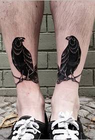 Beau veau sur la mode classique beau corbeau tatouage image photo
