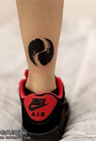 Qauv yooj yim Tai Chi tattoo qauv