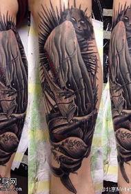 Devil shark tattoo patroon op kalf