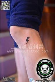 Vzorec tatoo strele za noge