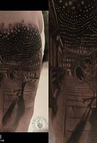 Patrún tattoo radhairc thigh