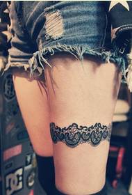 Krásné a krásné krajky tetování vzor obrázek pro ženské nohy