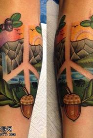 Padrão de tatuagem glacial do Rio de montanha na panturrilha