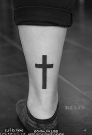 Been geprikt eenvoudig kruis tattoo patroon