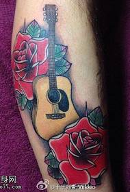 Нежная роза скрипка татуировки