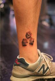 Personības kājas modes izskatīga pincetes tetovējuma modeļa attēli