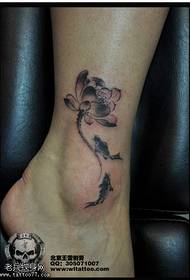 Arrainek lotus tatuaje eredua dute