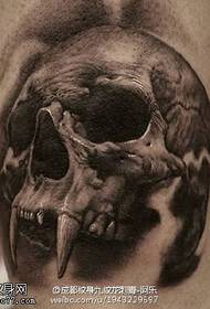 Patrón clásico de tatuaje de diente de calavera