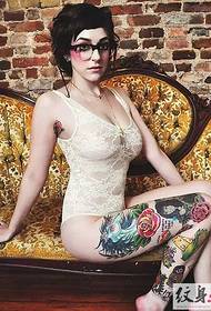 Tatuaggio gamba sexy ragazza