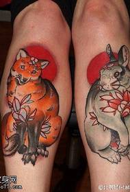 Patrón de tatuaxe de raposo e coello pintado