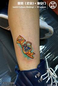 Obojeni osjetljivi uzorak ključnih tetovaža