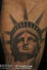 Κλασικό άγαλμα της τατουάζ ελευθερίας