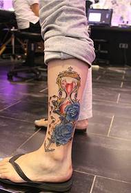 Noha osobnost barva dobře vypadající přesýpací hodiny růže tetování vzor obrázek