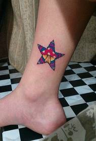 Makumbo ane mafashoni akanaka ane mavara mashanu-akanongedzera nyeredzi tattoo mifananidzo mifananidzo
