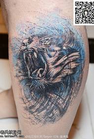 Modello di tatuaggio leone prepotente
