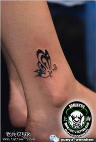 Освежающая татуировка татуировки бабочка