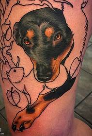 Ben tatuerade hund tatuering mönster