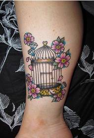 Krásný pěkný ptačí klec květ tetování vzor obrázek v horní části lýtka