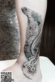 Uainishaji muundo wa tattoo ya nyoka ya baridi