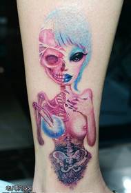 Horror grujeleg hallef Gesiicht Tattoo Muster