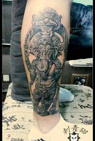 Pola tato dewa gajah Thailand klasik