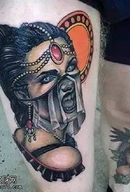 I-Thigh imaski yomfazi tattoo imodeli